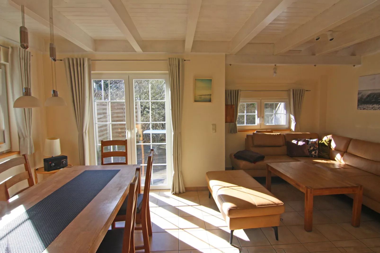 DHH Strandhaus links-Living room