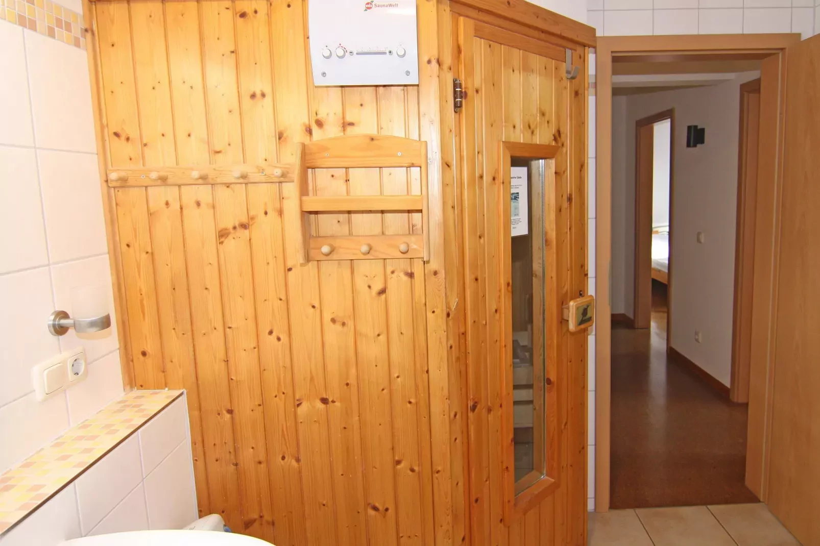 DHH Strandhaus links-Bathroom