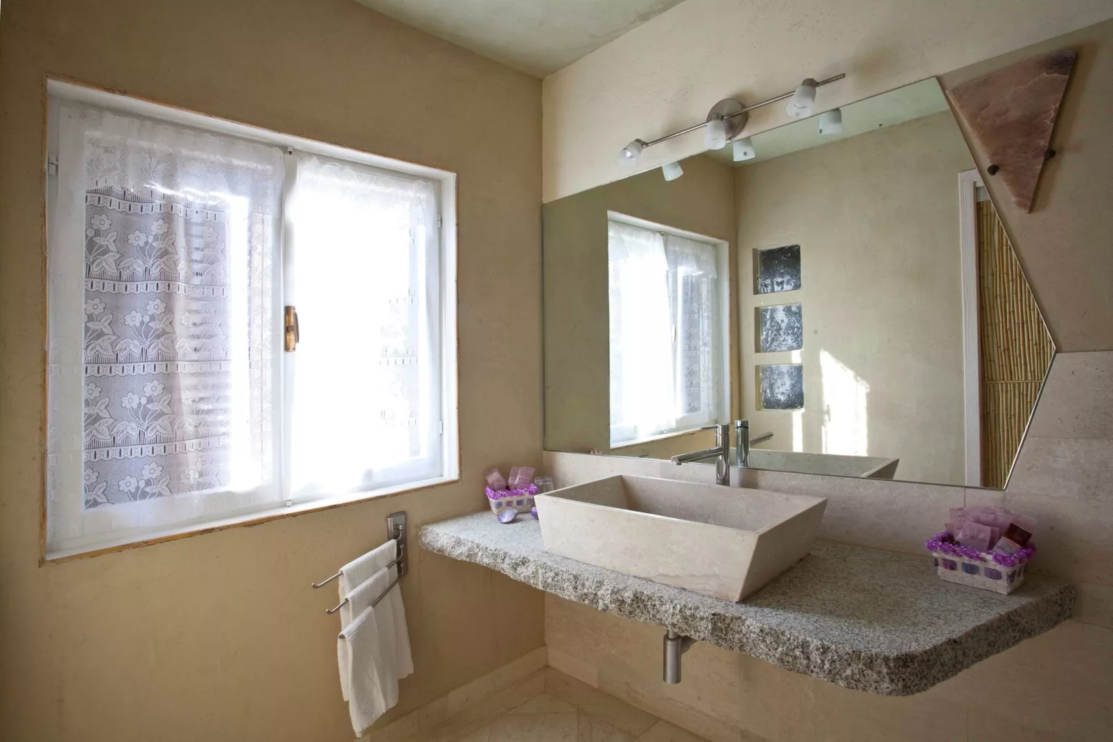 Baia de Bahas Trilo 6-Bathroom