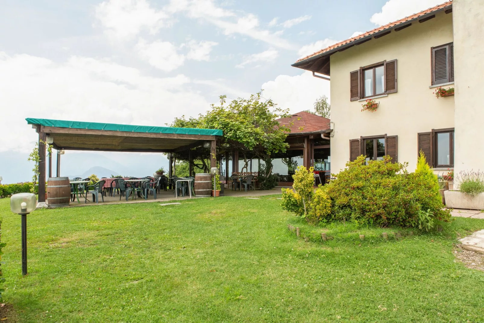 Ginestra-Gardens summer