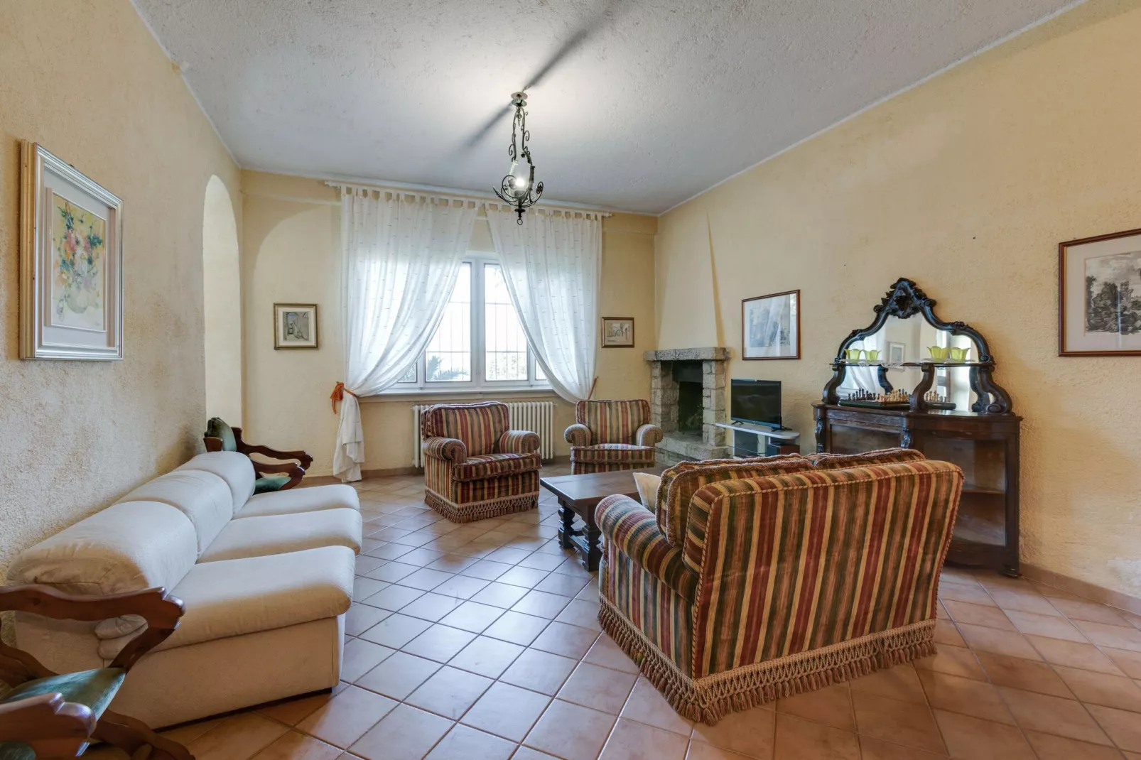 Villa Vista Lago-Salon