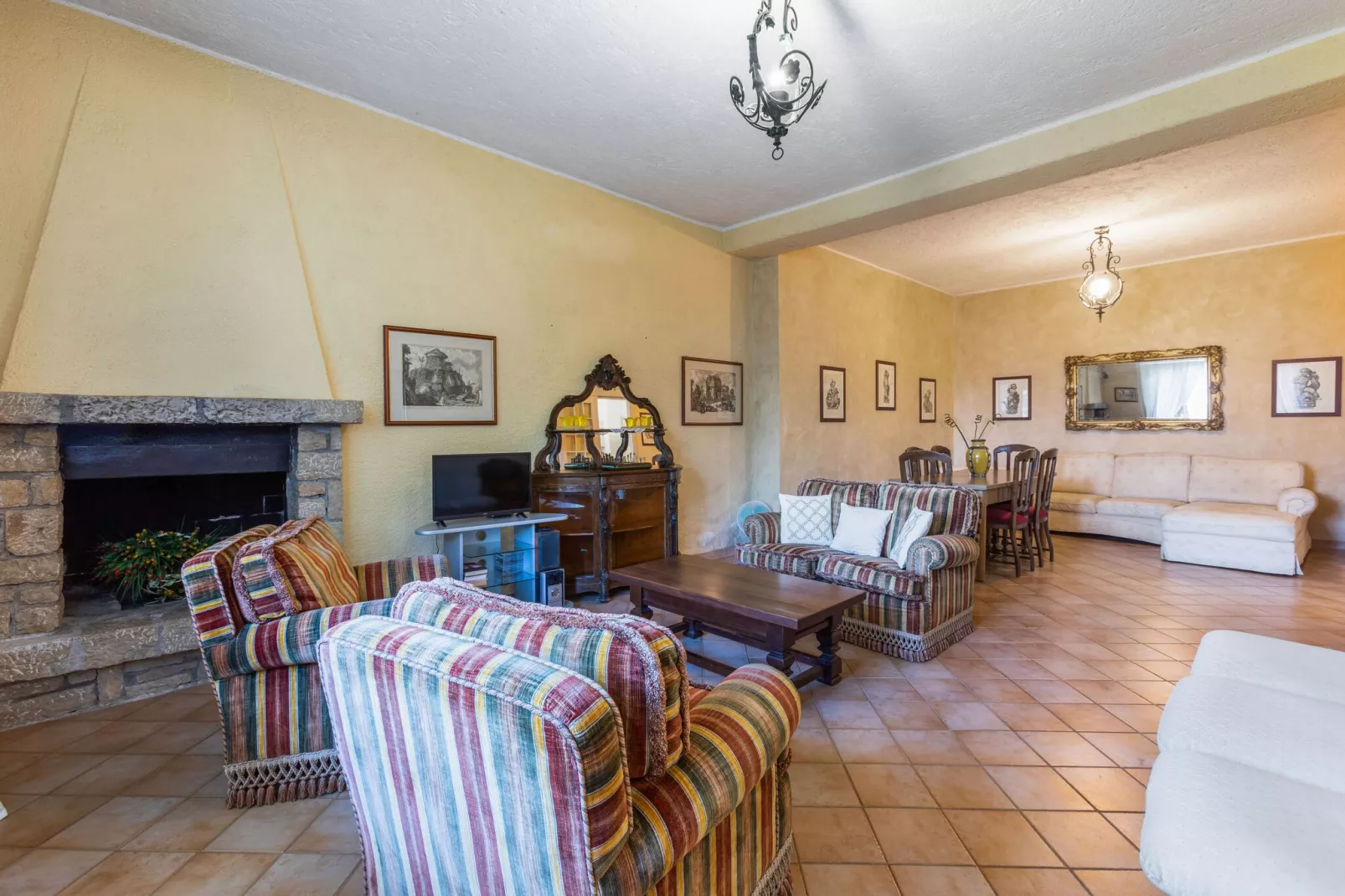 Villa Vista Lago-Salon