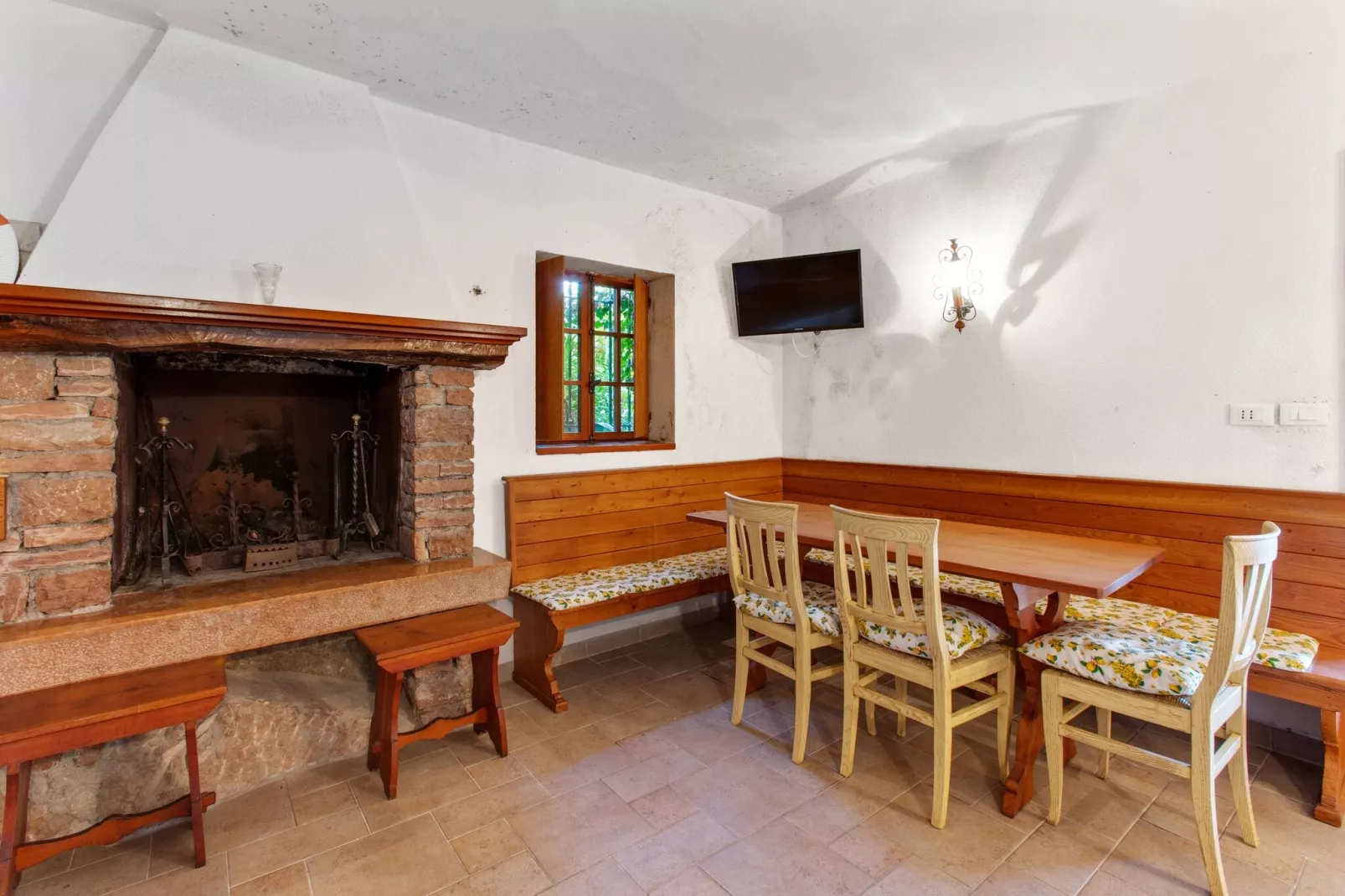 Villa Vista Garda-Salle à manger