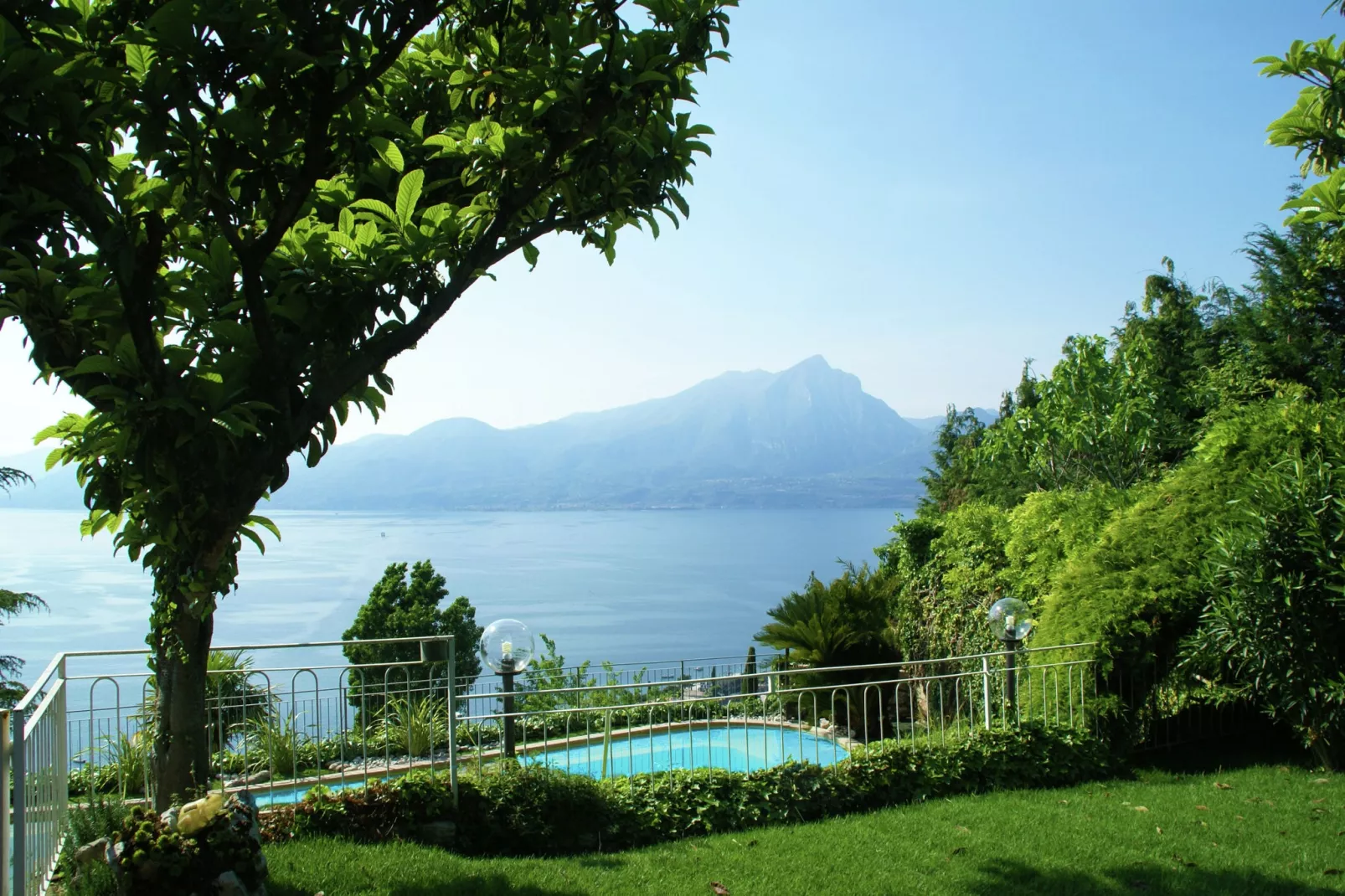 Villa Albisano-Vue d'été