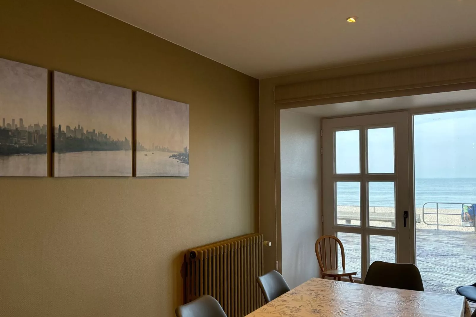 Gianinna 0001-Dining room
