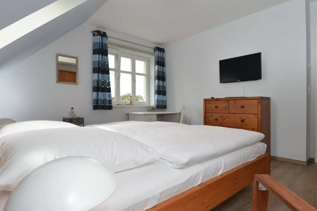 257797	-Bedroom