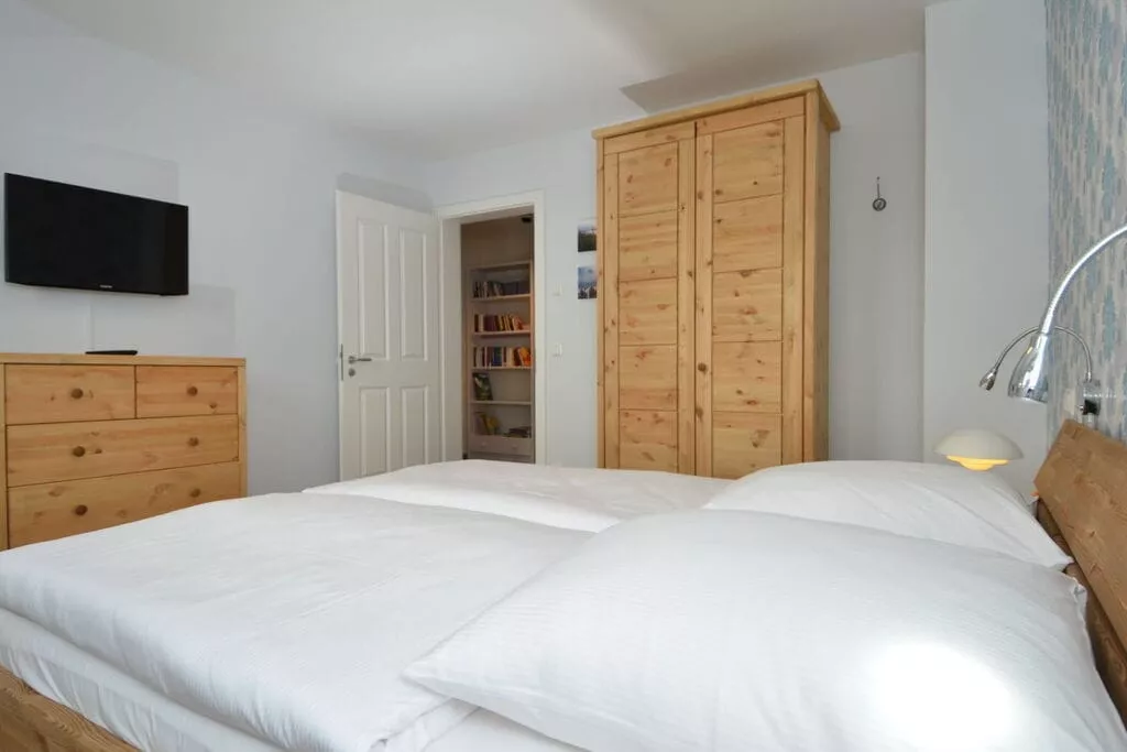 257797	-Bedroom