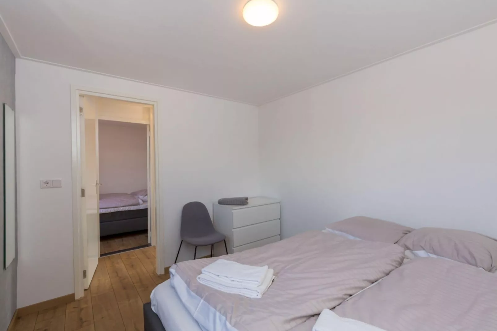 Inlaag 20-Bedroom