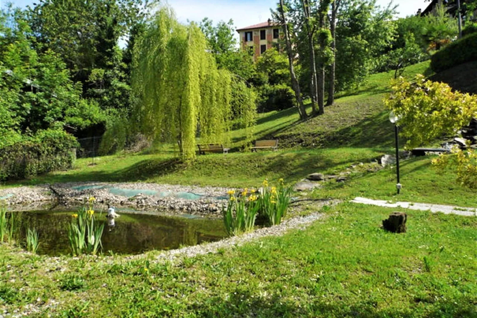 BOS04/1-Gardens summer