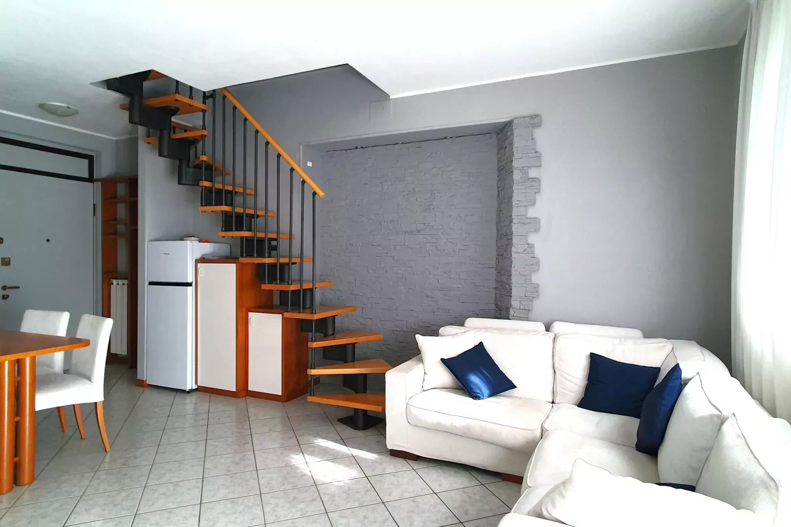 BOS04/1-Living room