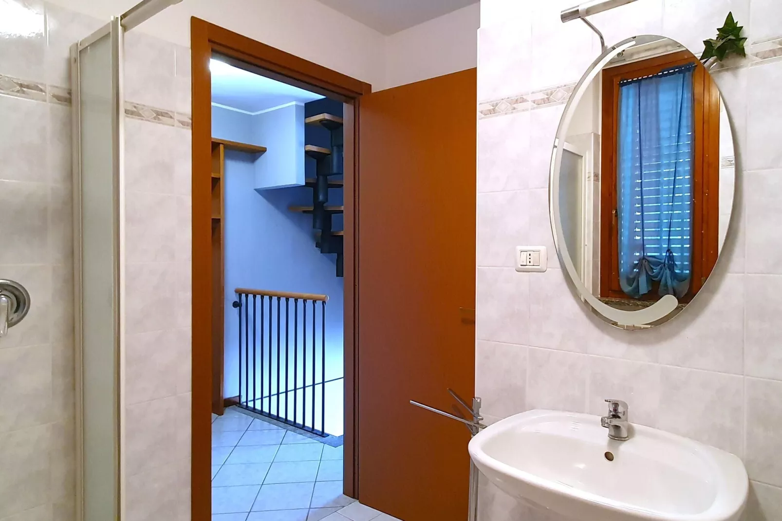 BOS04/1-Bathroom