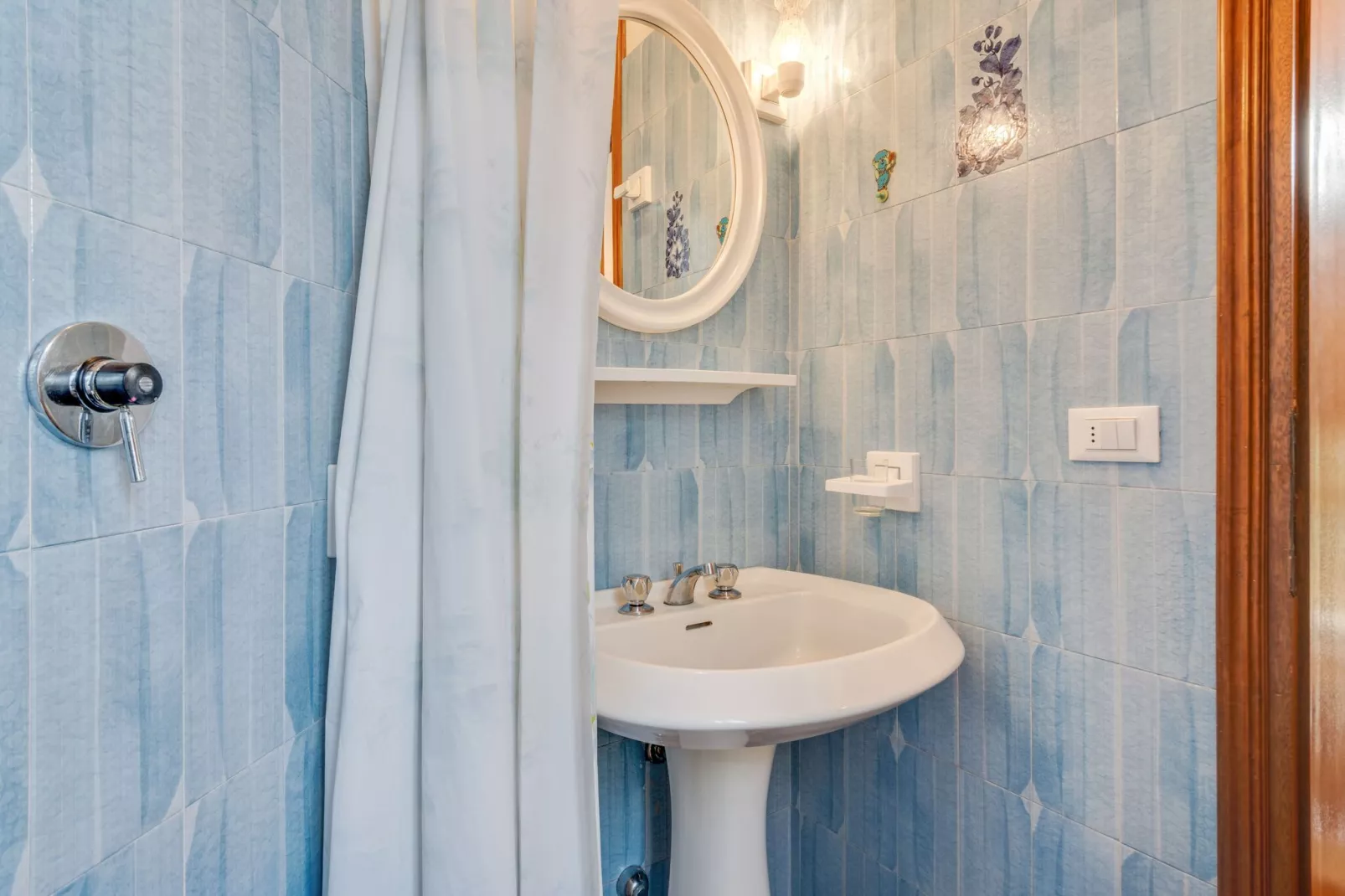 Villa Pozzol-Bathroom