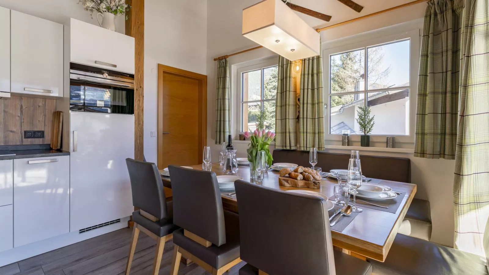 Luxury Tauern Suite Walchen Kaprun 4-Dining room