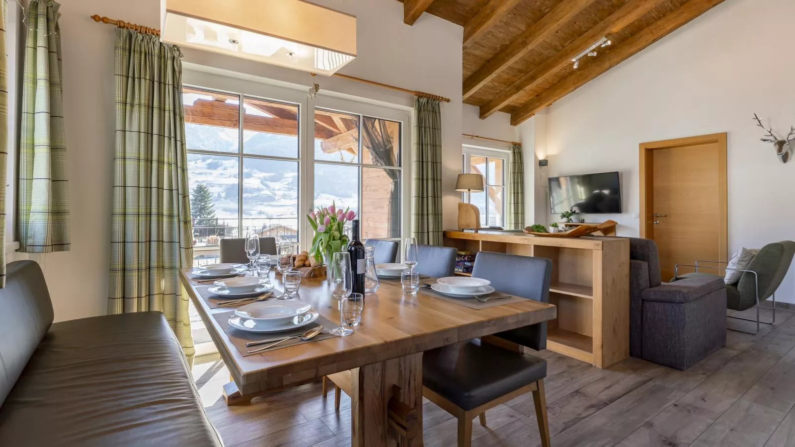 Luxury Tauern Suite Walchen Kaprun 4-Dining room
