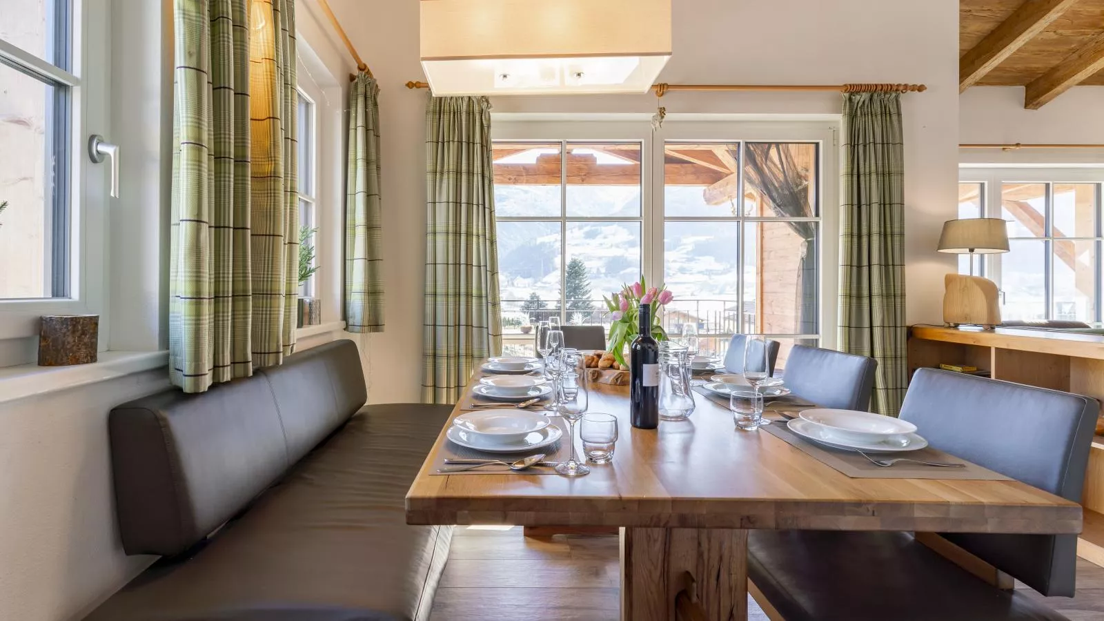 Luxury Tauern Suite Walchen Kaprun 4-Dining room