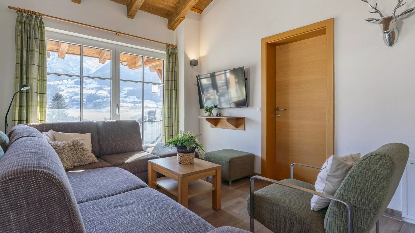 Luxury Tauern Suite Walchen Kaprun 4-Living room