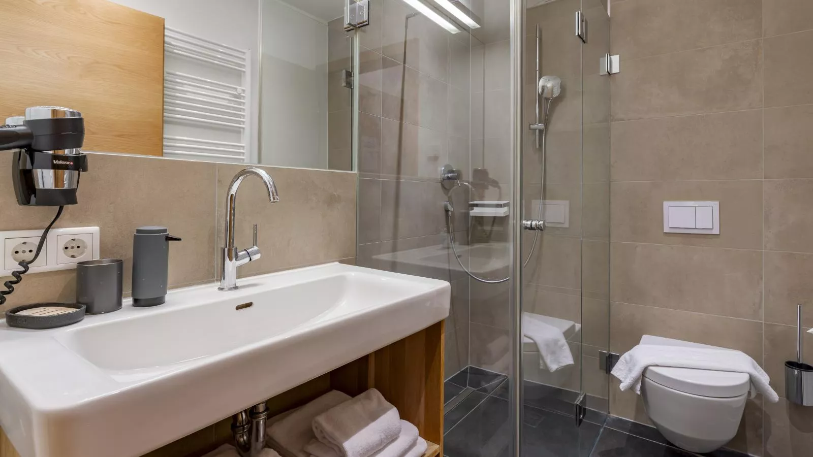 Luxury Tauern Suite Walchen Kaprun 4-Bathroom