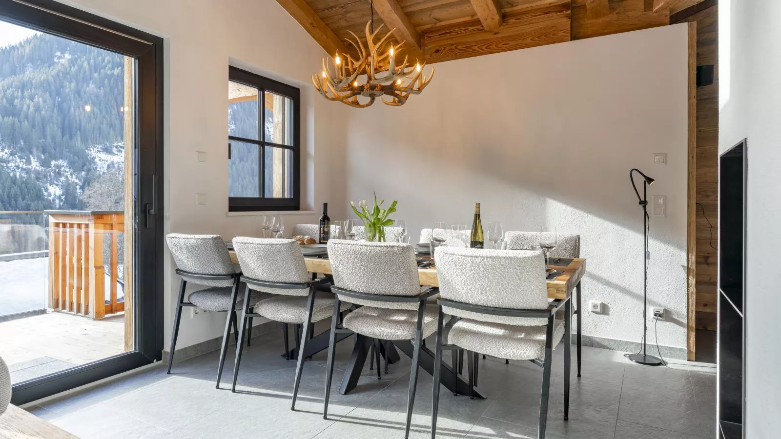 Haus am Hang-Dining room