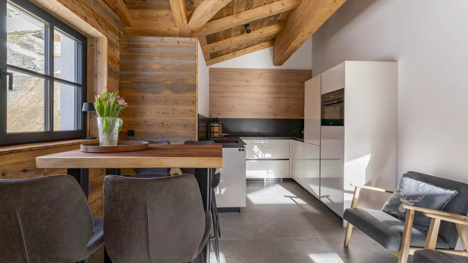 Haus am Hang-Dining room