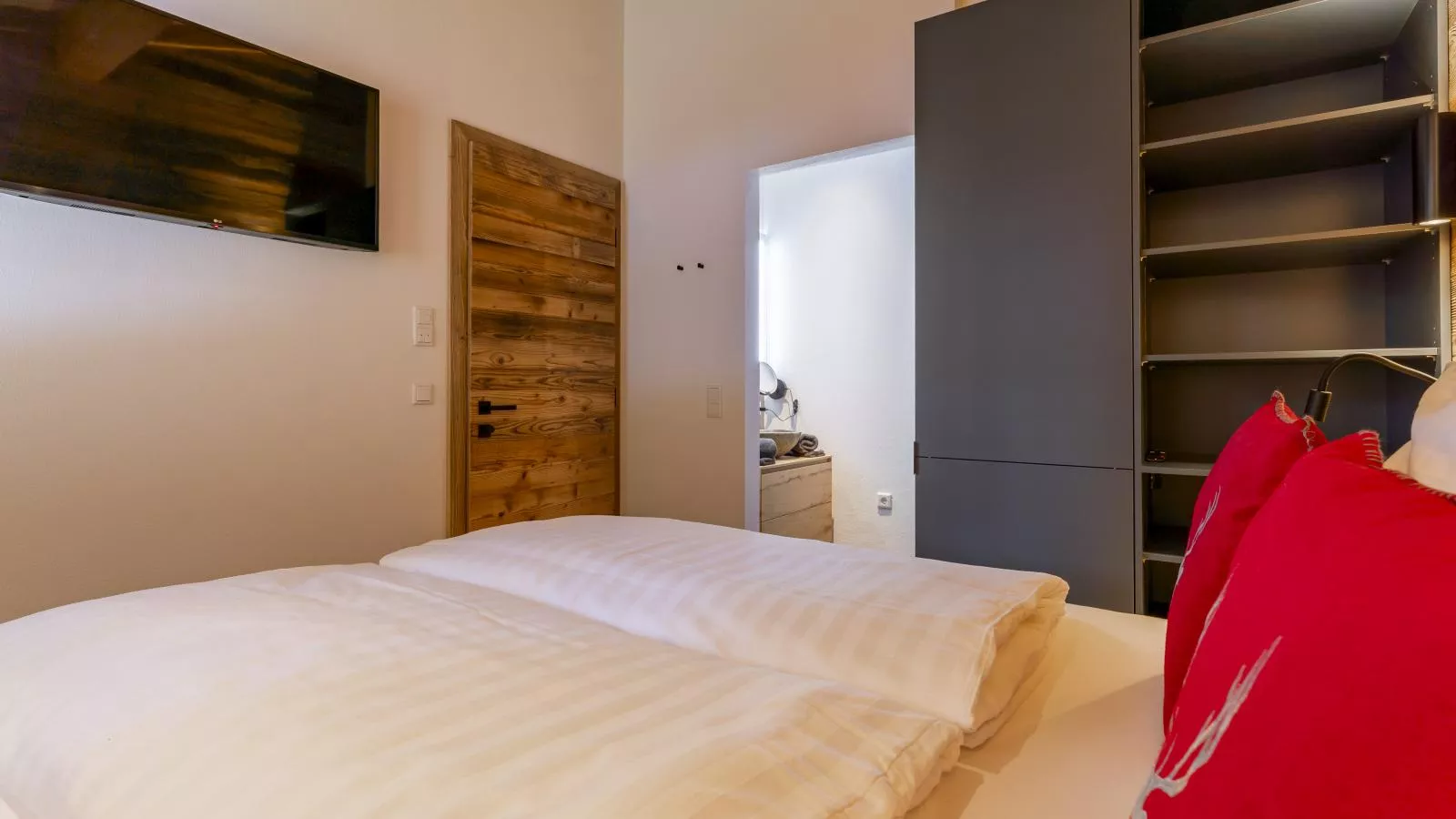 Haus am Hang-Bedroom