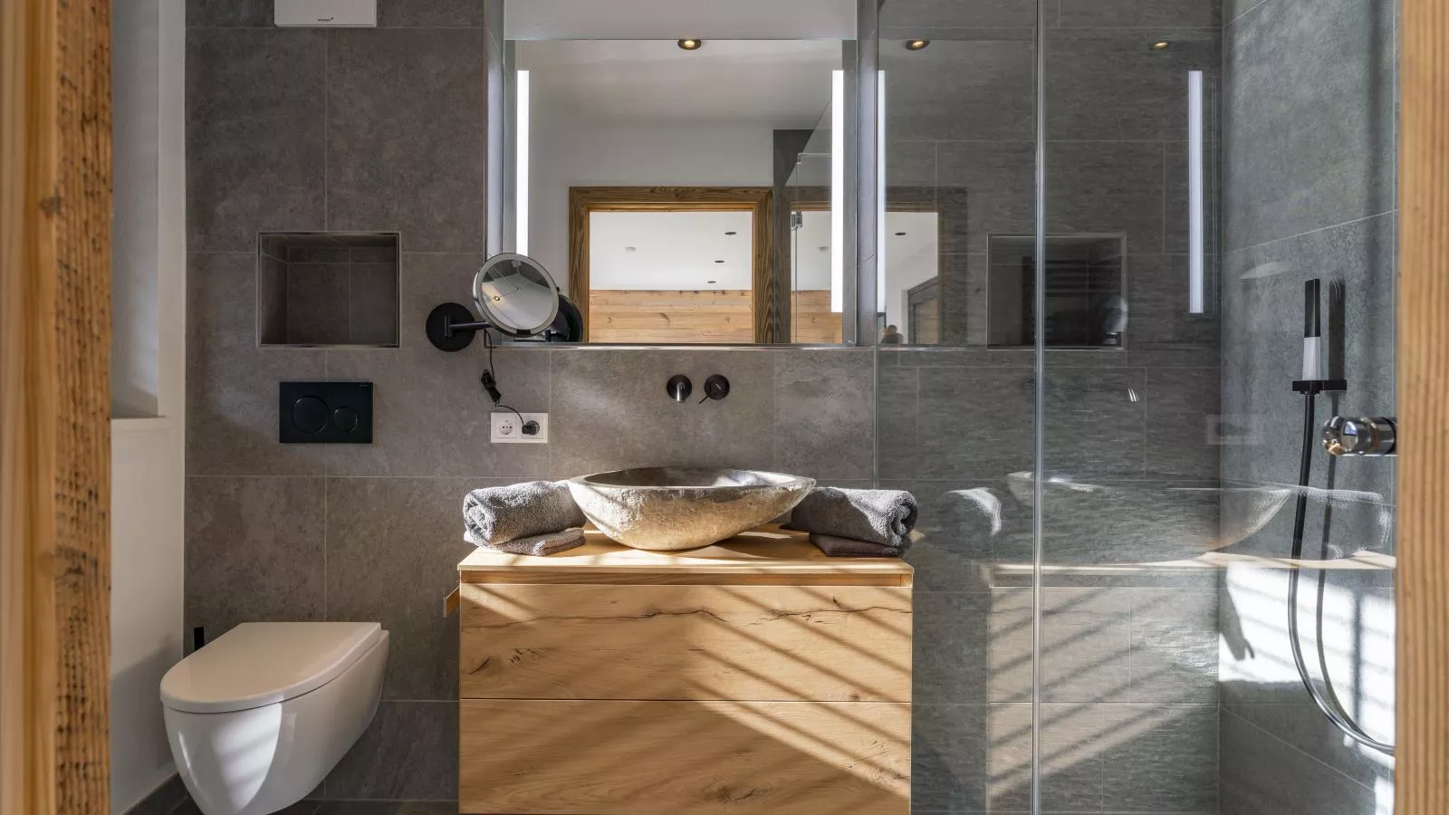 Haus am Hang-Bathroom