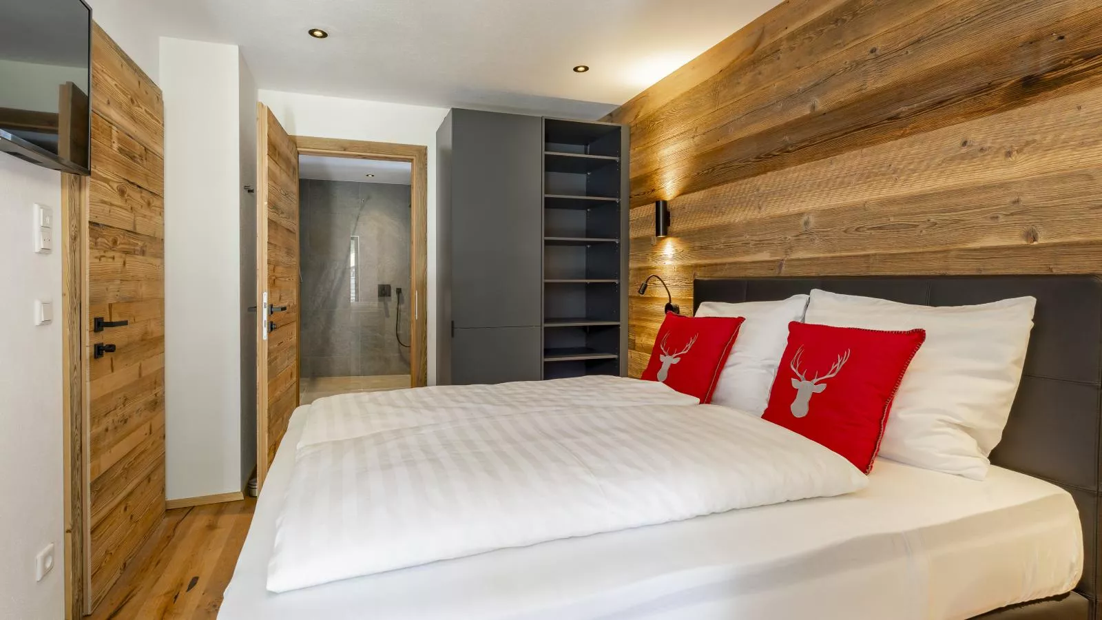 Haus am Hang-Bedroom