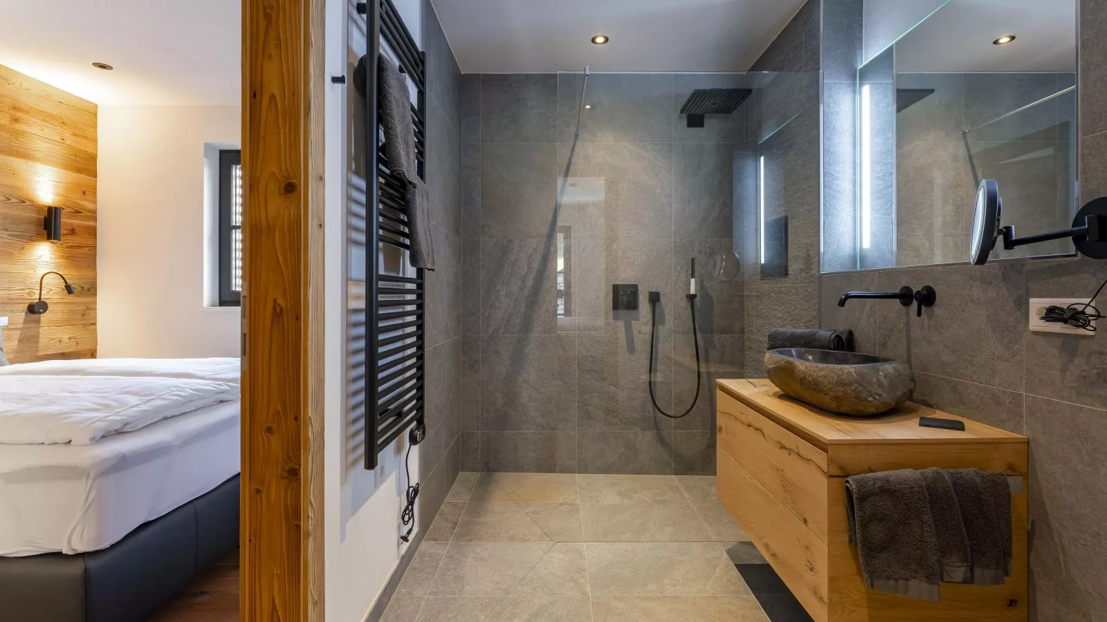 Haus am Hang-Bathroom