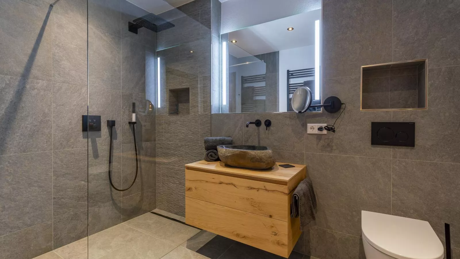 Haus am Hang-Bathroom