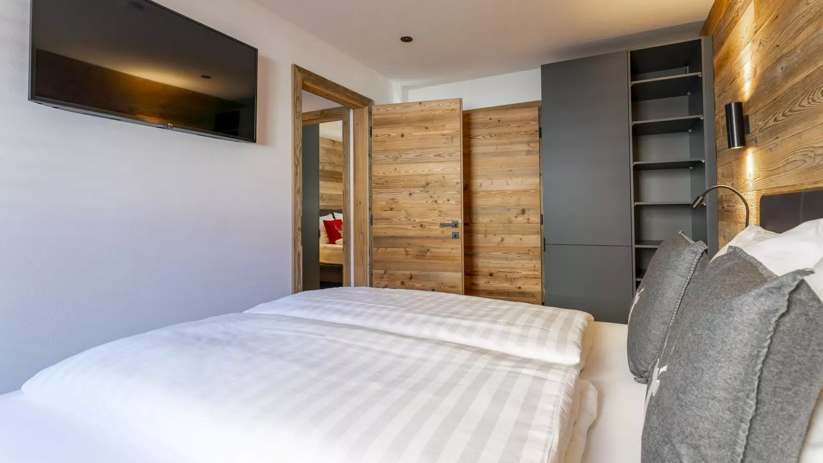 Haus am Hang-Bedroom