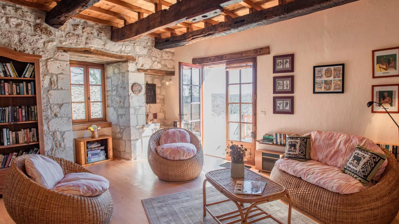 La Tour-Living room