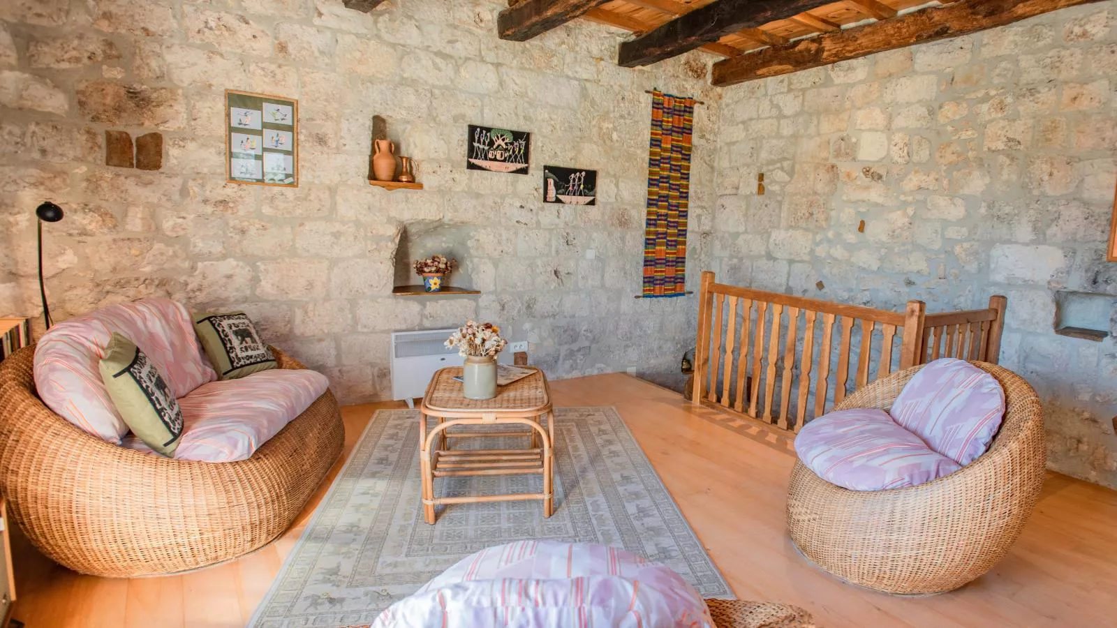 La Tour-Living room
