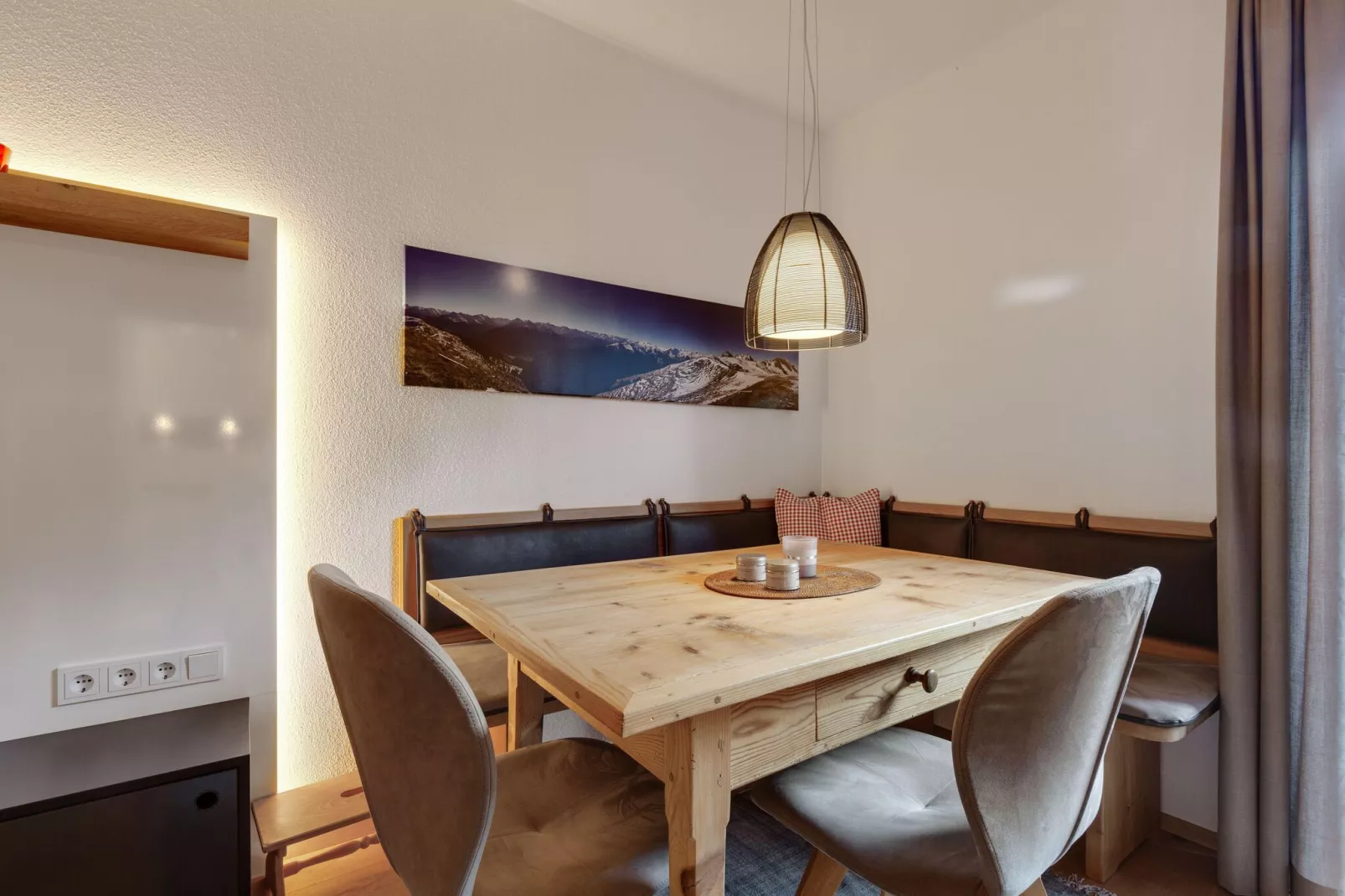 Kleines Kaiser Apartment-Dining room