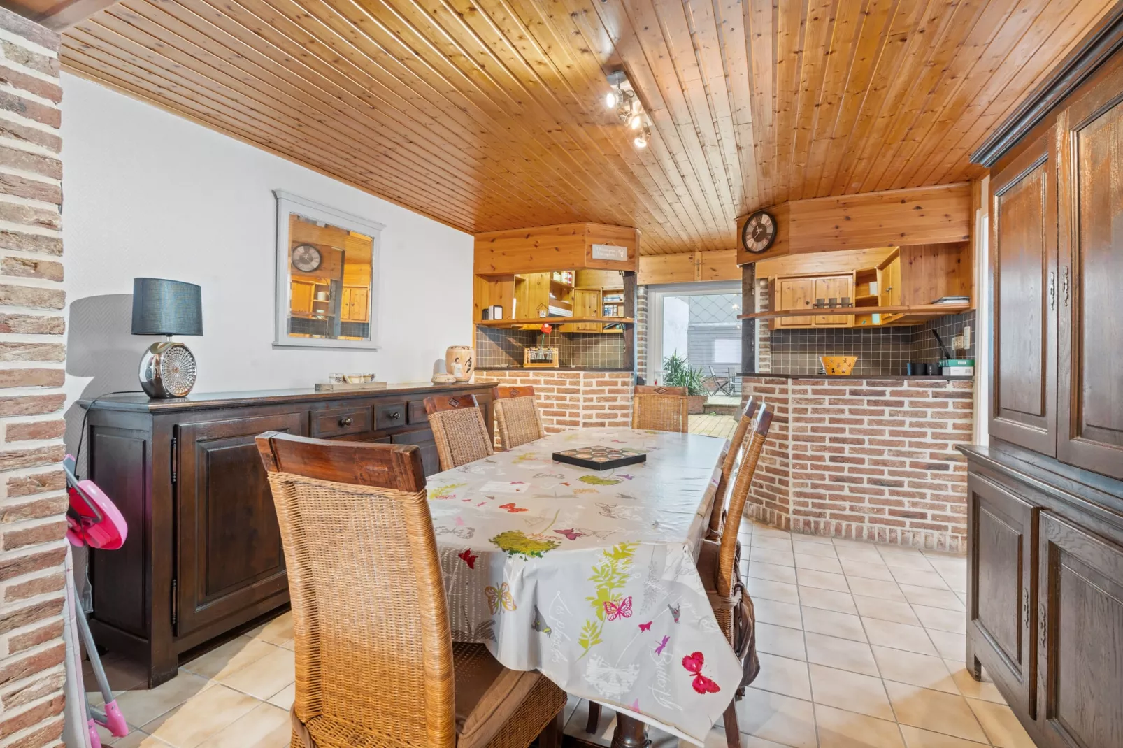Onze Lieve Vrouw 6 001-Dining room