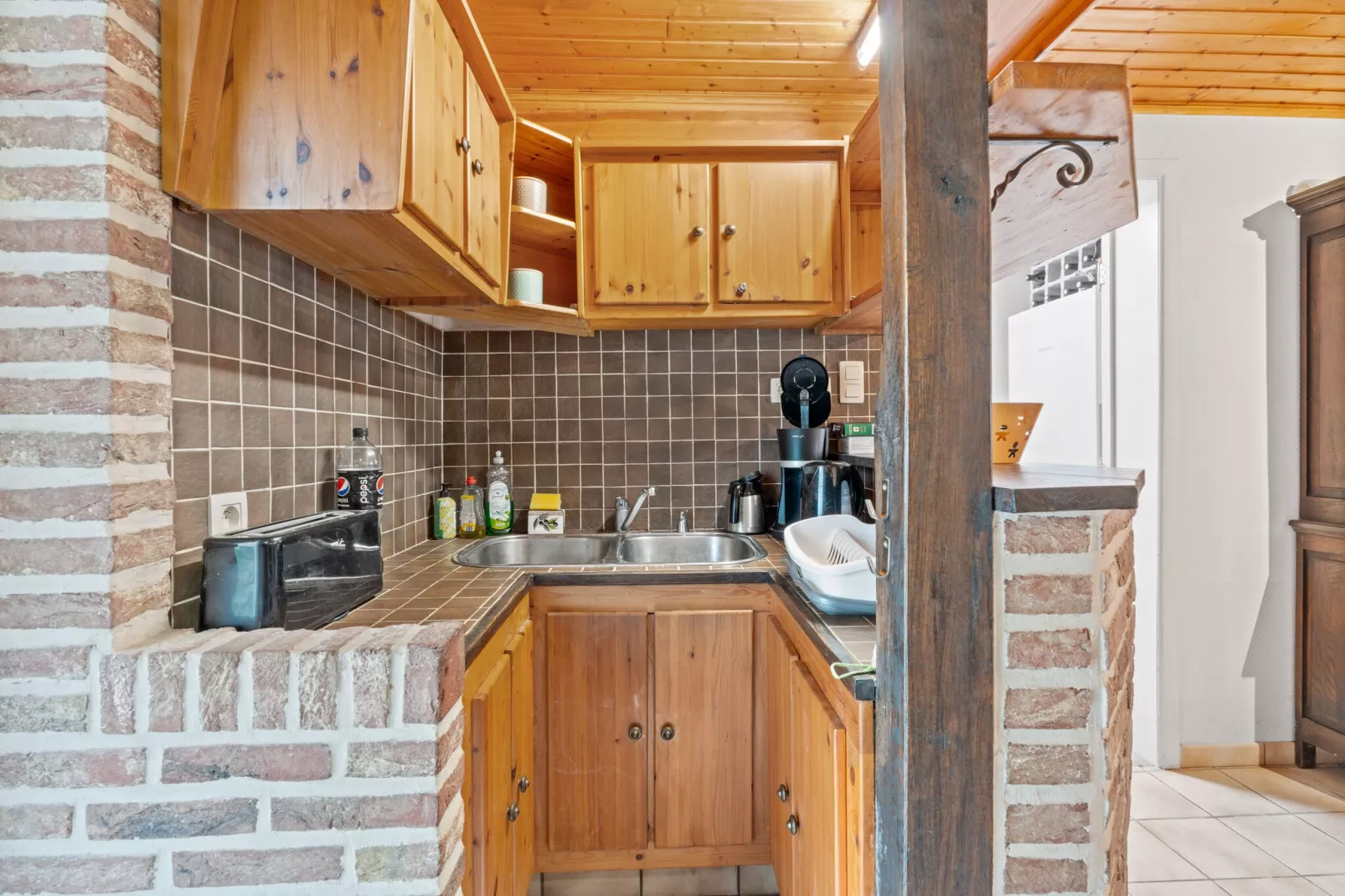 Onze Lieve Vrouw 6 001-Kitchen