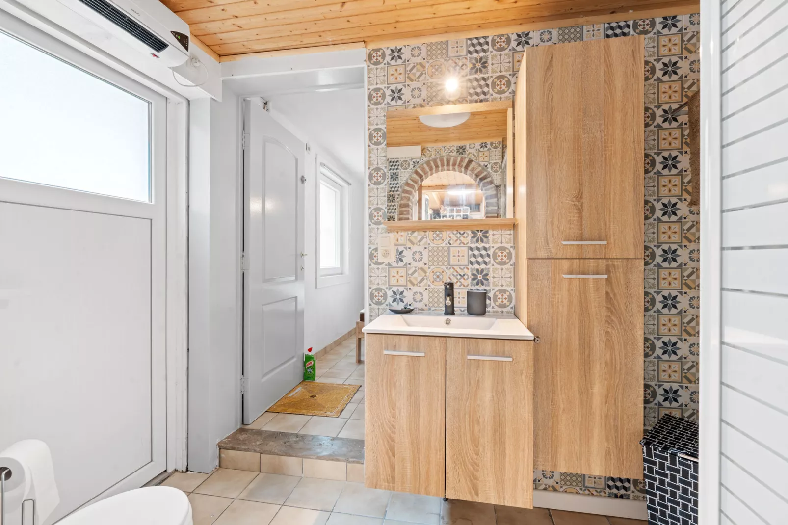 Onze Lieve Vrouw 6 001-Bathroom