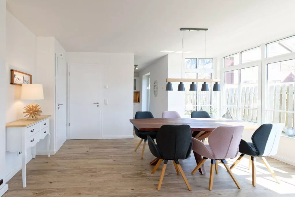 295224-Dining room