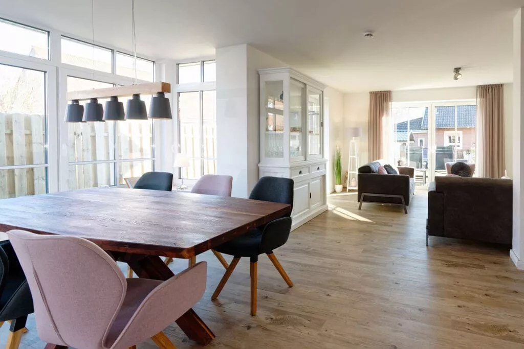 295224-Dining room