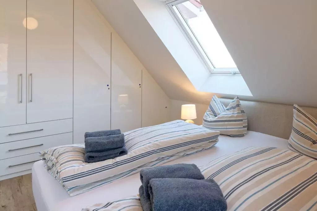 295224-Bedroom