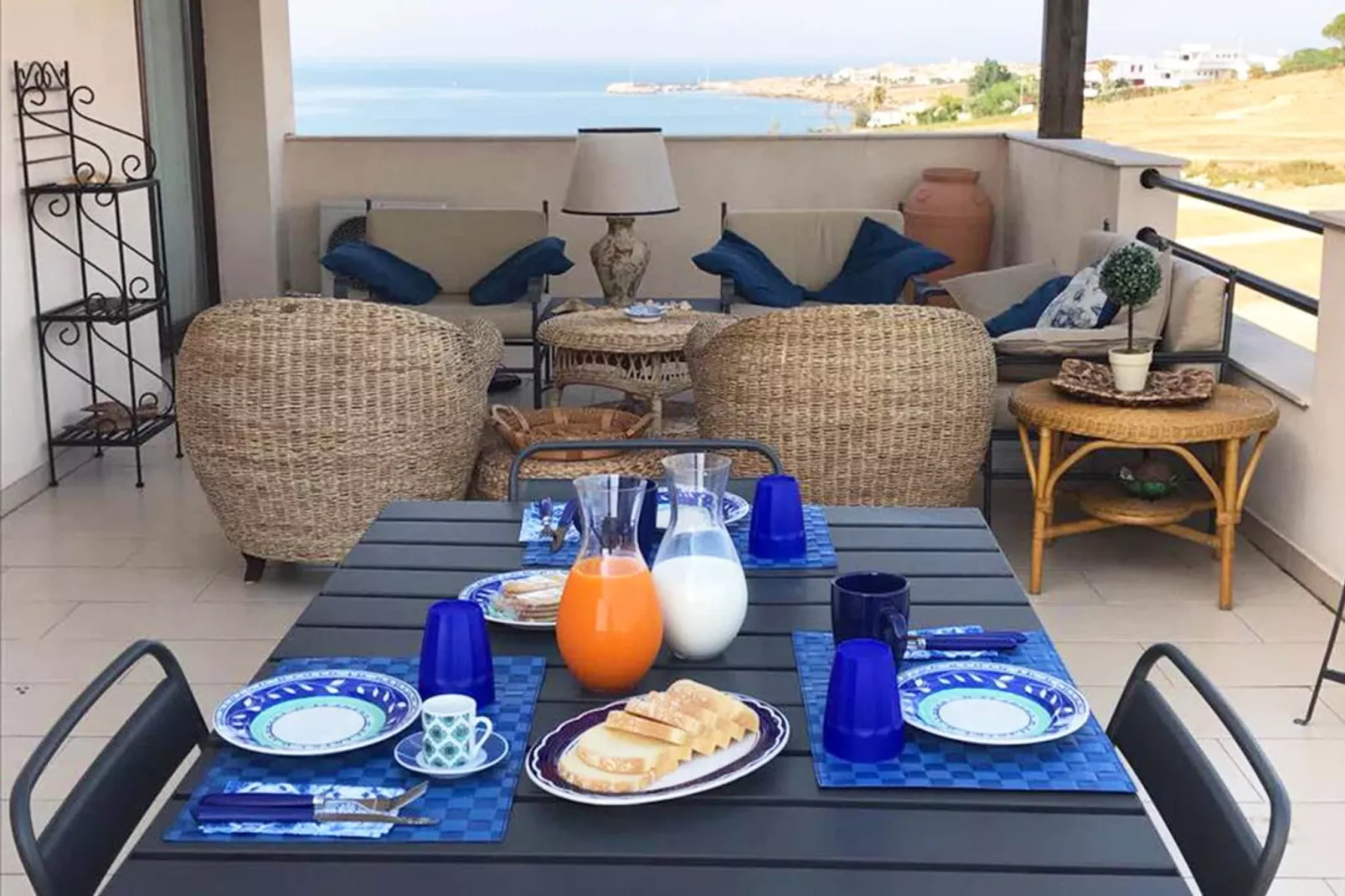 Bilo Quattro-Dining room