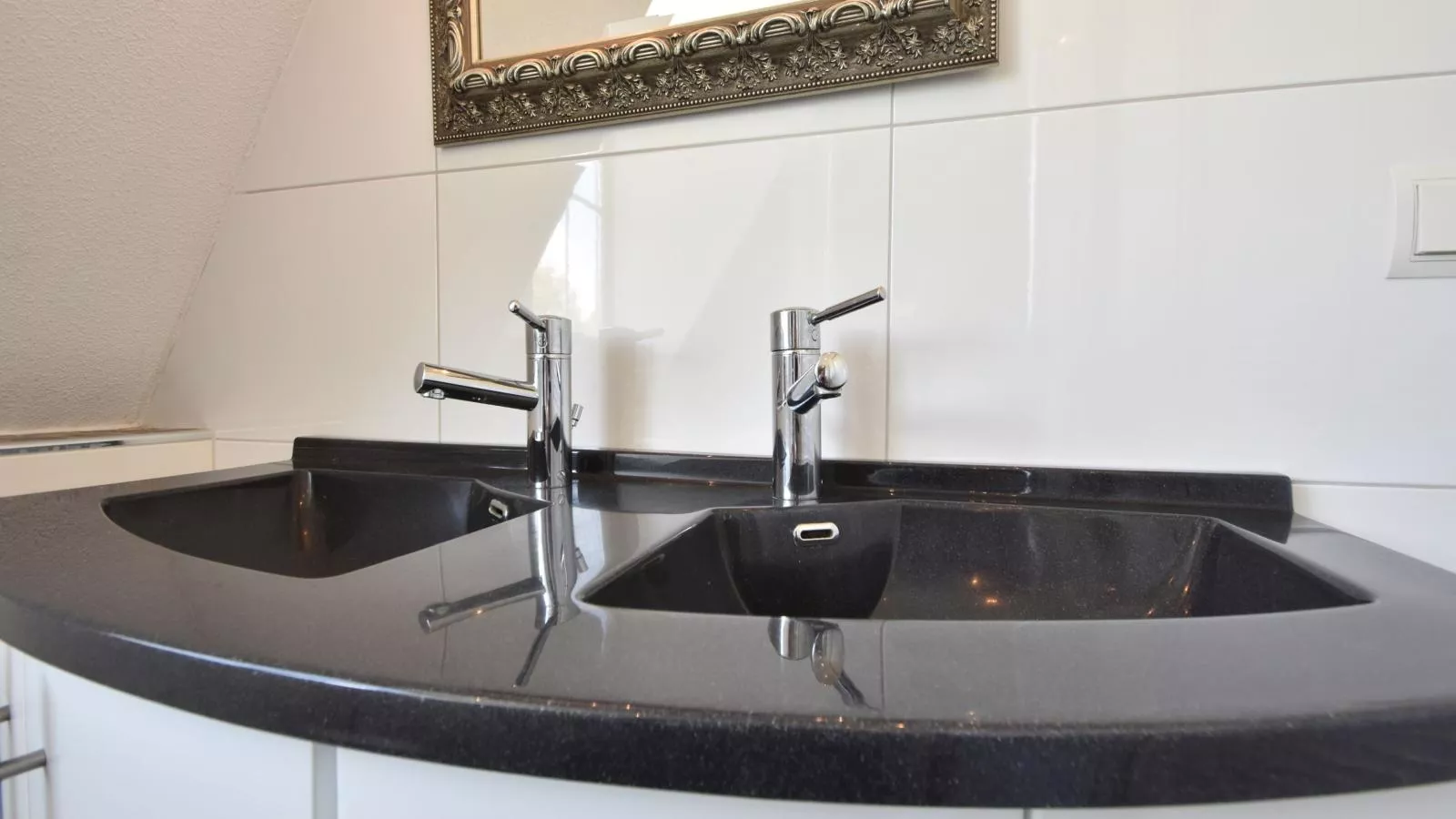 Villa Robinie-Bathroom