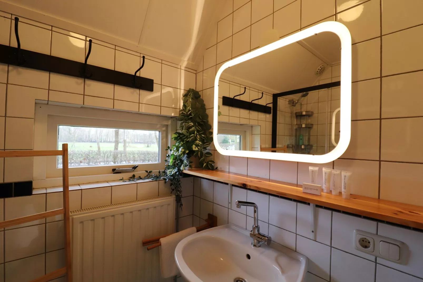 Boerderij De Wilgen-Bathroom
