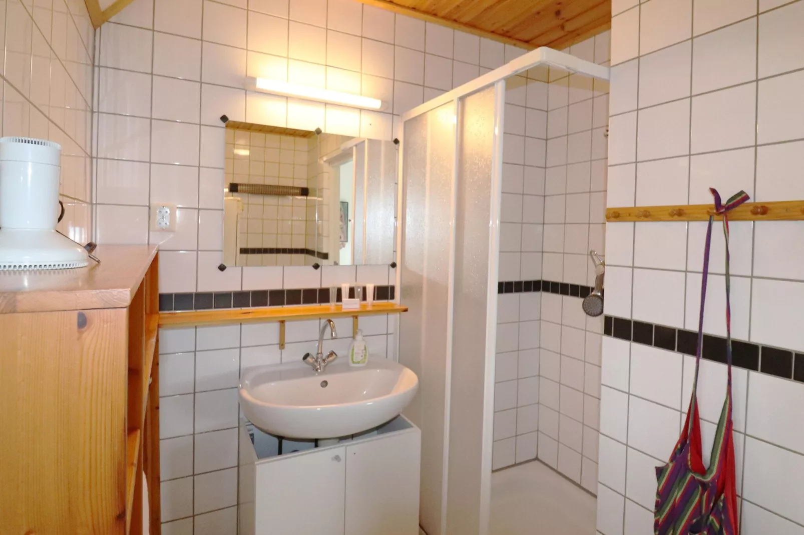 Boerderij De Wilgen-Bathroom