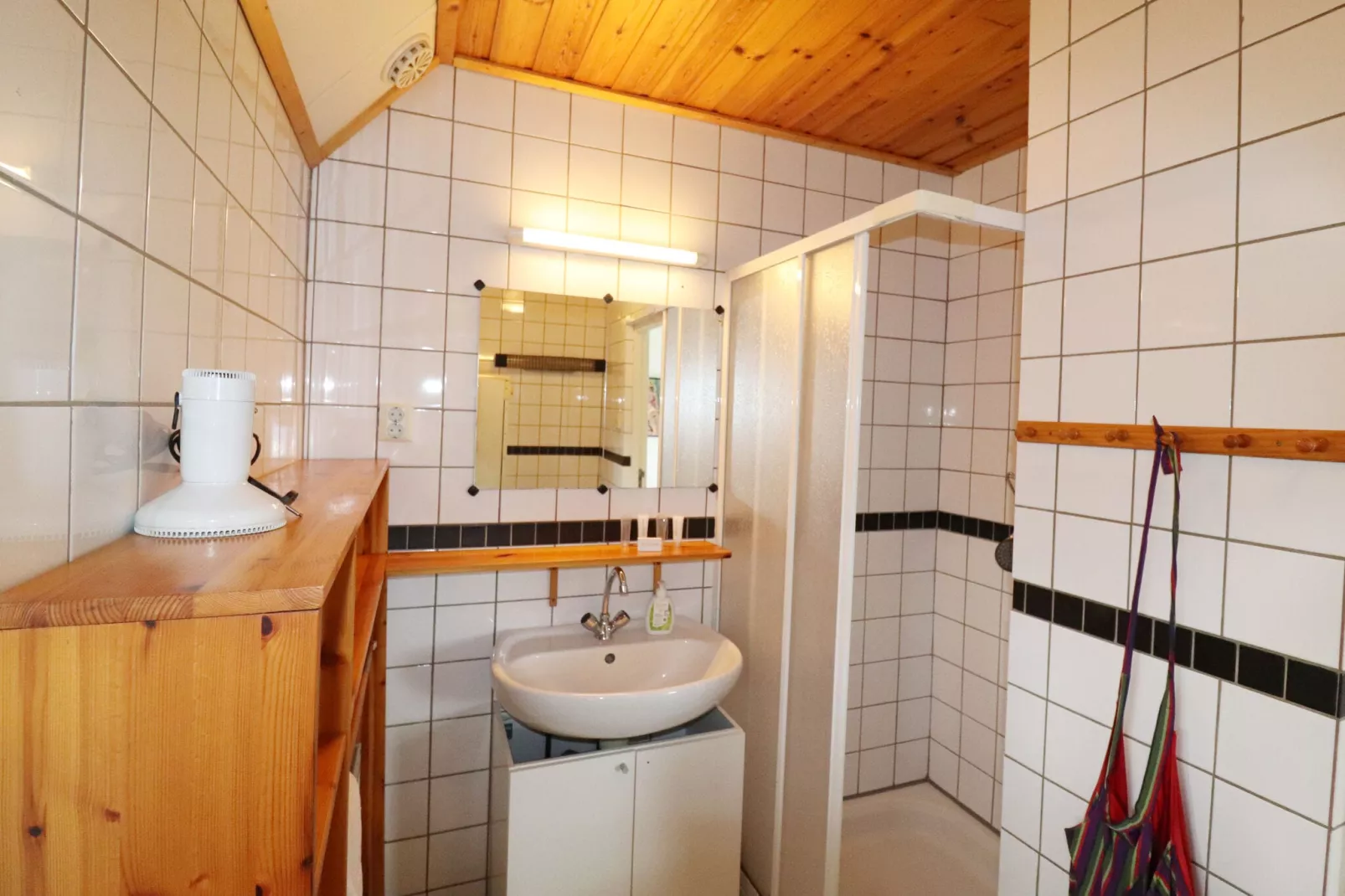 Boerderij De Wilgen-Bathroom