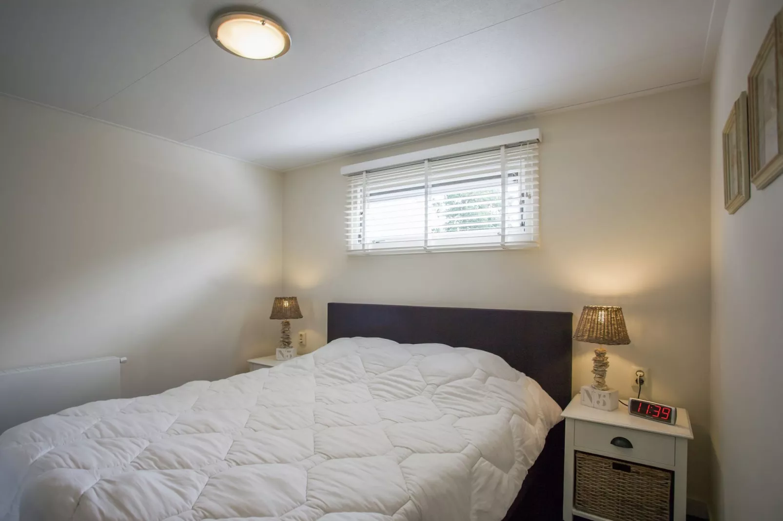 Charming Oosterschelde-Bedroom