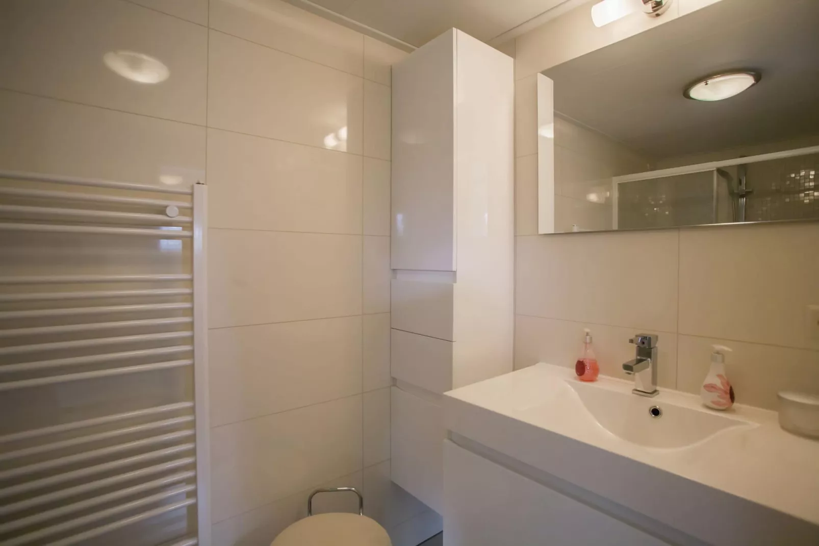 Charming Oosterschelde-Bathroom
