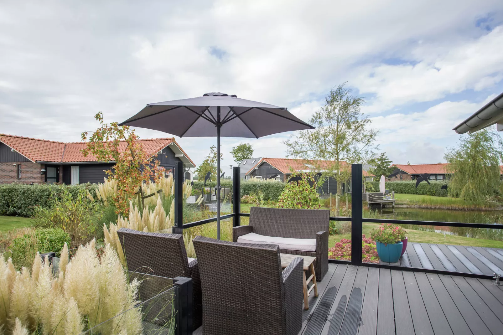 Charming Oosterschelde-Gardens summer