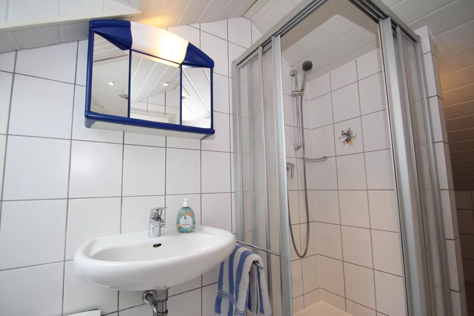 Doppelhaushälfte Anna-Bathroom