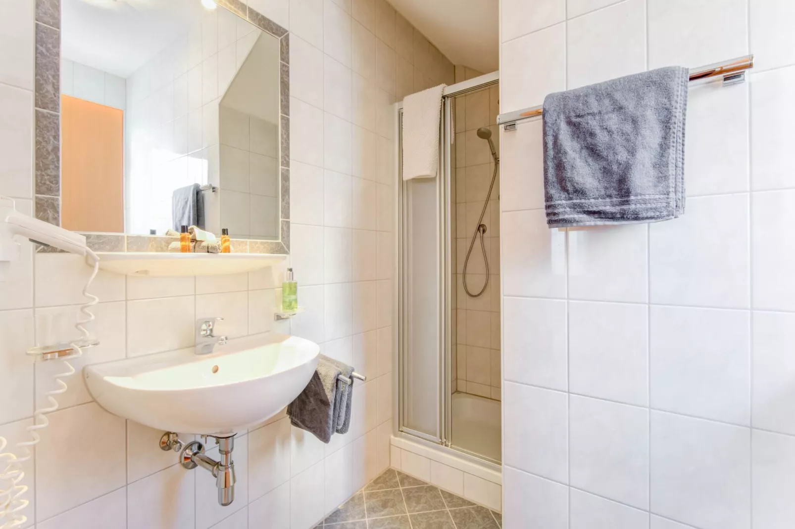Appartment groß-Bathroom