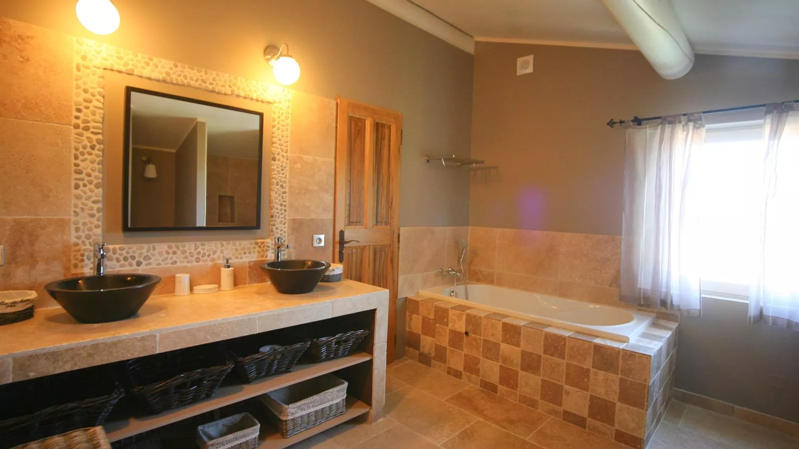 Le Mistral-Bathroom