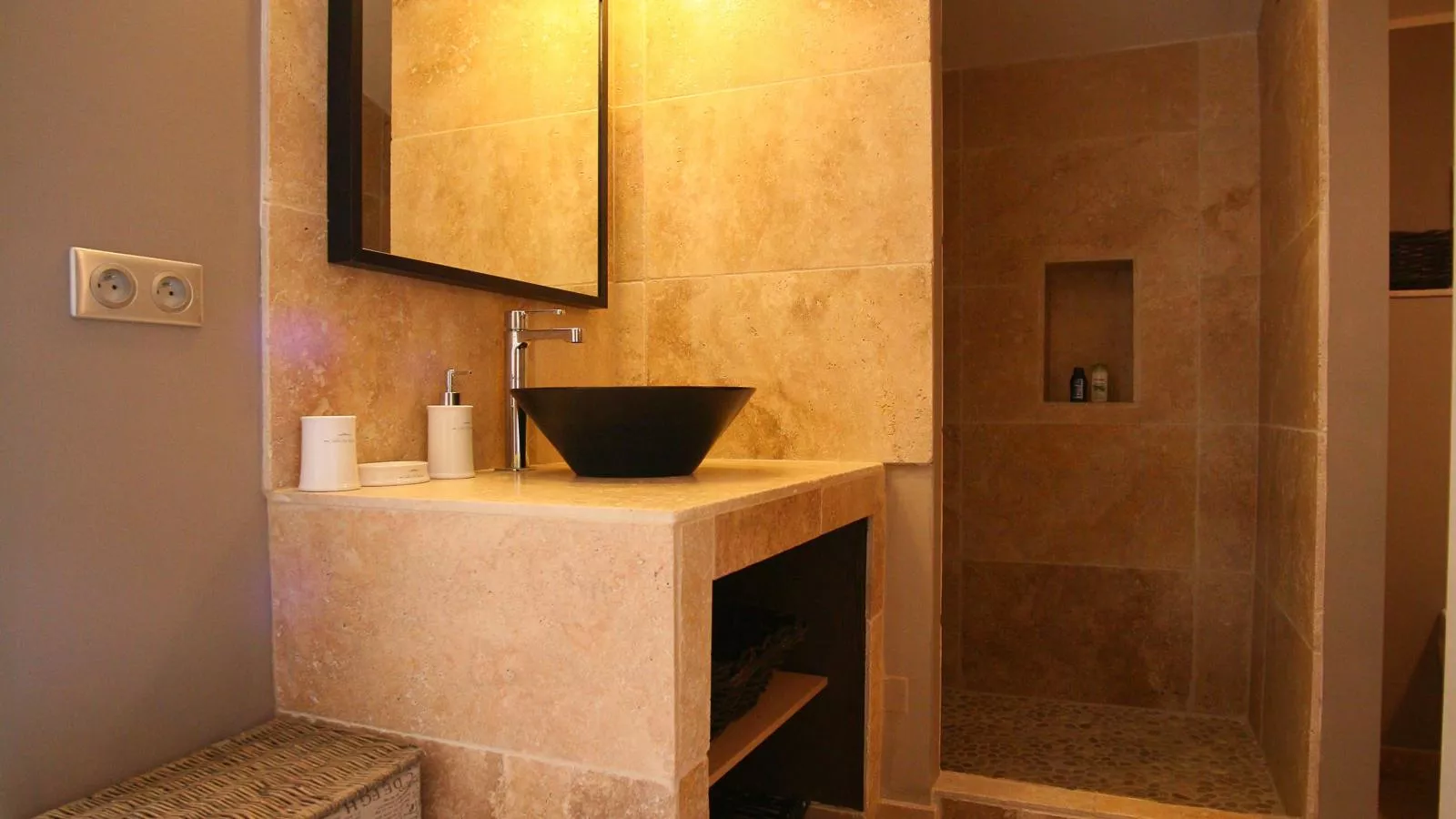 Le Mistral-Bathroom